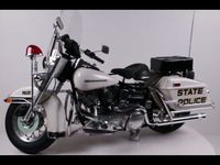Tamiya Harley Davidson FLH1200 Police Bike 1 zu 6